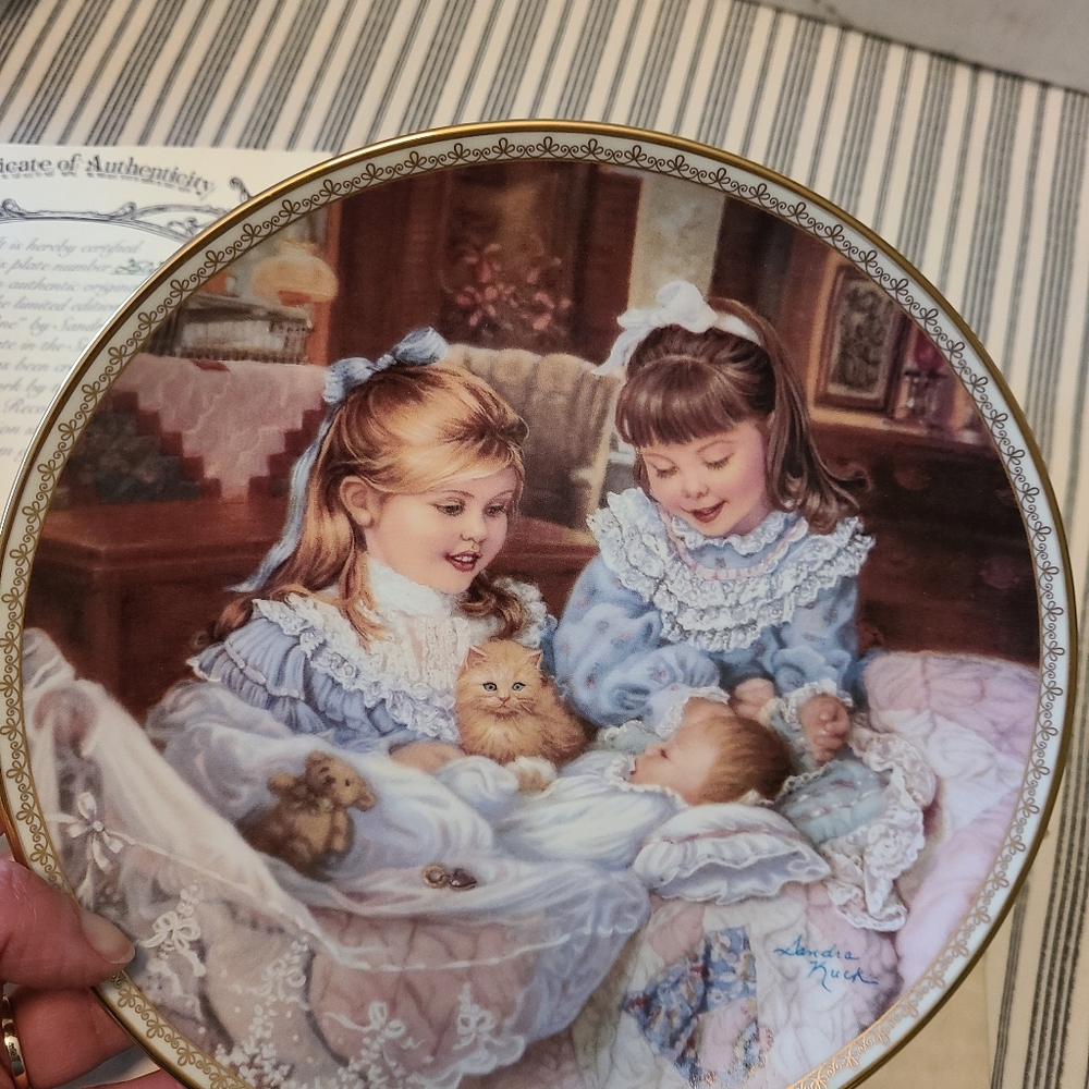 RECO Decorative Porcelain Plate